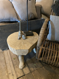 Hele stoere oude houten bijzettafel bijzettafeltje tafeltje kruk landelijk boho Ibiza stoer stronk boomstronk