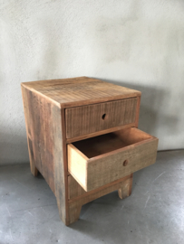 Oud houten kastje vergrijsd doorleefd hout ladenkastje ladekastje laatjes kast A4 naturel no colour