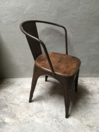 Industriële landelijke stoel stoelen kuip kuipstoeltjes eetkamerstoelen industrieel landelijk vintage metaal hout bruin