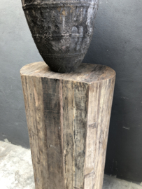 Stoere vergrijsd houten salontafel teakhouten teakhout hout 110 x 60 cm sokkel zuil kolom landelijk stoer industrieel