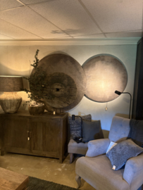 Prachtig groot rond doek wandpaneel wanddecoratie PTMD Kemp brown taupe grijs grey canvas painting rough round L 120 cm landelijk sober stoer grijs