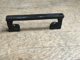 Gietijzeren handgreepje greepje deurknop klein  handvat 11-12 cm zwart landelijk boerengreepje