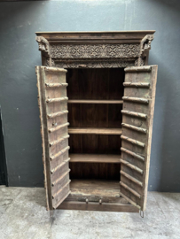 Imposante grote oude vergrijsde kast gemaakt van een oude poort landelijk stoer vintage sober echte eye-catcher!!