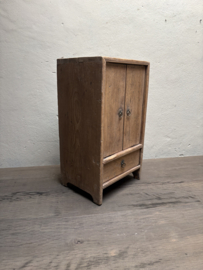 Uniek Oud vintage houten kastje met 2 deurtjes en lade landelijk
