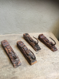 Oud houten kapstok haak wandkapstok landelijk hout stoer landelijk stoer vintage