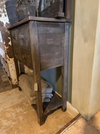 oud vergrijsd houten ladekastje kastje landelijk stoer