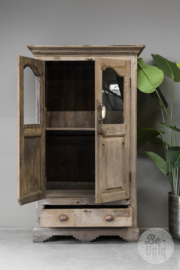 Grote oud houten kast vitrinekast glaskast winkelkast vitrine keukenkast winkelkast grutterskast met lade landelijk stoer vintage industrieel stoer