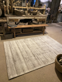 Prachtig groot vintage kleed wandkleed vloerkleed carpet licht grijs  vaal grey old look stoer landelijk 230 x 160 cm