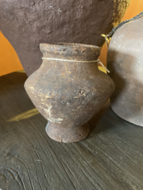 Klein Sober oud stenen vaasje kruikje landelijk vintage