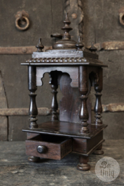 Hele leuke originele unieke tempel tempelkastje tempeltje nisje 20 x 20 x H43 cm vintage kandelaar offertafeltje