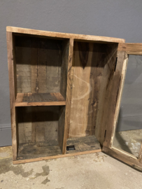 Oud houten vitrinekastje vitrine wandkastje landelijk stoer industrieel glas oud hout 50 x 60 x 15 cm