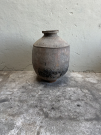 Prachtige vergrijsd antieke claypot Nepal kruik stenen vaas pot landelijk stoer sober vintage 58 x 42 cm