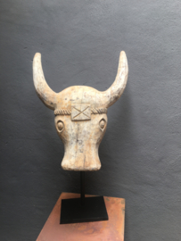 Grote Vergrijsd houten bull stoer koe op zwarte voet pin beige grijs landelijk stoer