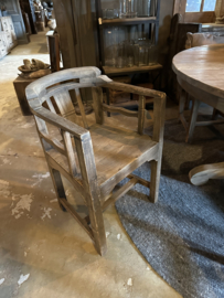 Oude vergrijsd houten stoel stoelen eetkamerstoelen, allemaal anders & uniek landelijk stoer robuust