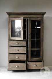 Hele stoere grote oude vergrijsd houten kast vitrinekast boeren  vitrine ladekast 193 x 126 x 54 cm keukenkast glaskast landelijk stoer vintage sober boerenkast