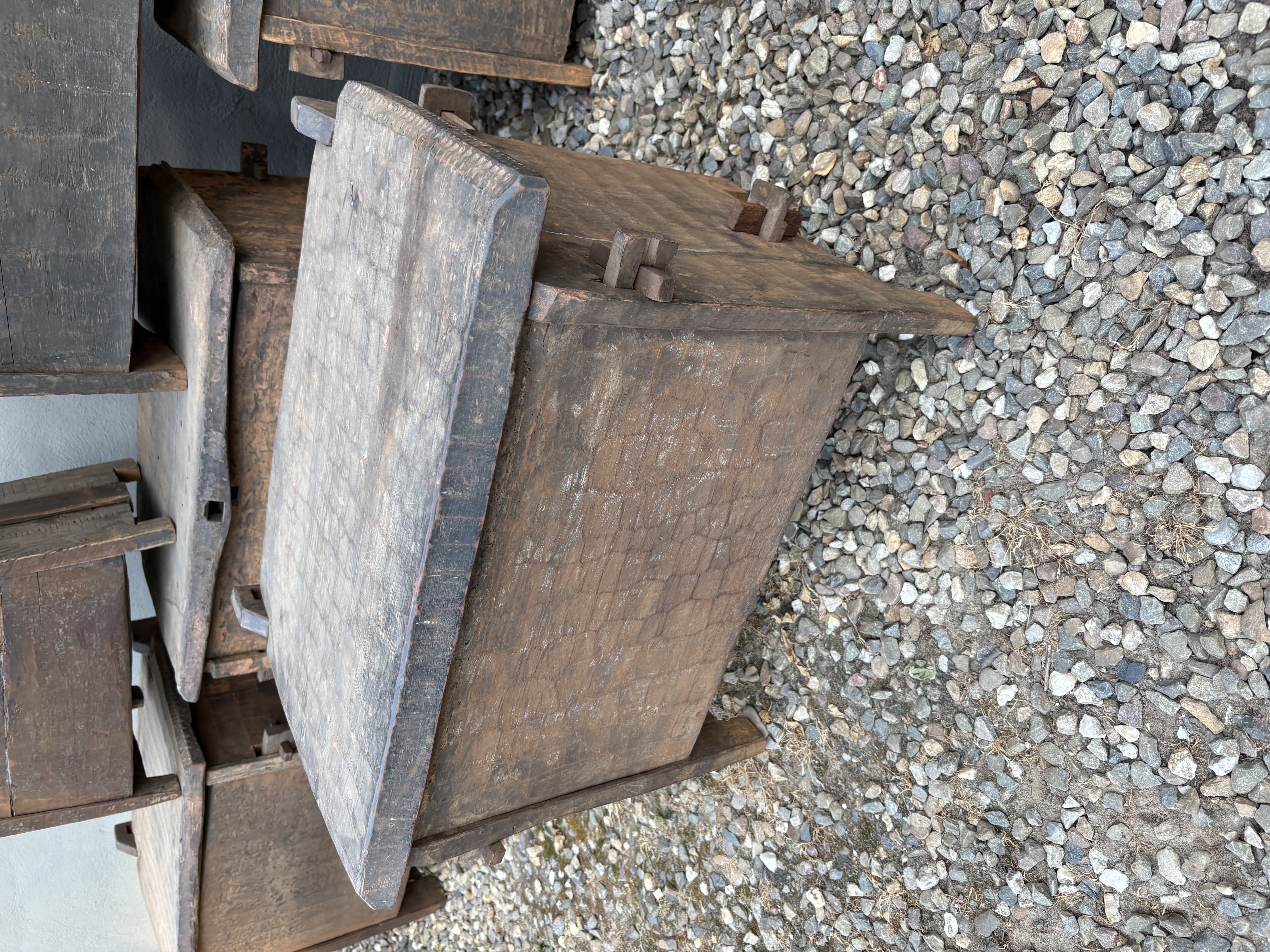 Stoere originele oude houten Himalaya kist kistje dekenkist landelijk klepbank