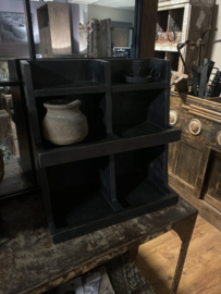Stoere zwart houten gruttersbak vakkenbak schap rek kastje vakken schap trog bak keuken landelijk