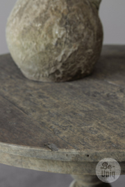 Oud vergrijsd houten tafel tafeltje rond 70 cm wijntafel wijntafeltje landelijk stoer grijs bijzettafel bijzettafeltje