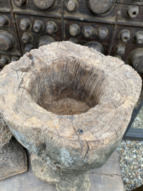 Oude houten vijzel Vijzelpot vaas kruik landelijk stoer aura Peeperkorn