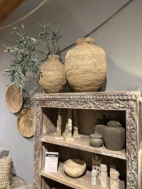 Oude vergrijsd houten boekenkast kast legplanken landelijk sober winkelkast