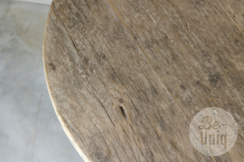 Oud vergrijsd doorleefd rond houten tafel tafeltje salontafel bijzettafel wijntafel landelijk stoer sober sleets
