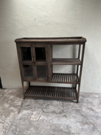 Oud naturel vergrijsd houten kast vitrinekast keukenkast servies winkelkast wandkast wandmeubel landelijk vintage H150 x B140 x D48 cm