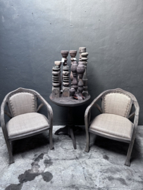 Prachtige oude vergrijsd houten stoel stoelen met jute stoffen zitting armleuning fauteuil landelijk sober shabby chique