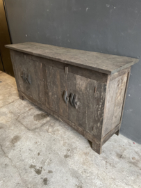 Stoere oud houten truckwood oud vergrijsd hout kast 200x100 cm aura Peeperkorn dressoir sidetable sideboard tvmeubel televisie kast houten oud hout commode landelijk stoer robuust 4 deurs