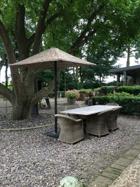 Sfeervolle vergrijsd rotan parasol incl parasolvoet riet rieten vergrijsde 150 x 150 cm