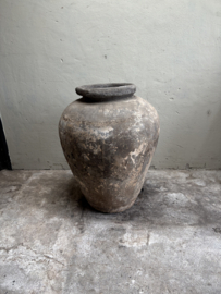 grote oude stenen kruik pot vaas decoratie antiek olijfpot olijfkruik graankruik landelijk eye catcher H 100 cm nr 11