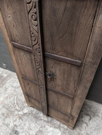Stoer doorleefd vergrijsd houten 2 deurs kast kastje halkastje landelijk vintage Ibiza boho