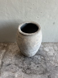 Oud stenen kruik olijfkruik waterkruik pot vaas 75 cm hoog 50 cm doorsnede landelijk antieke pot nr 104