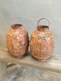 Oude metalen pot kruik vaas ketel potten industrieel stoer vintage brocante landelijk roest whitewash