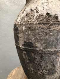 Prachtige oude stenen pot kruik vaas grijs bruin zwart doorleefd verweerd landelijk stoer
