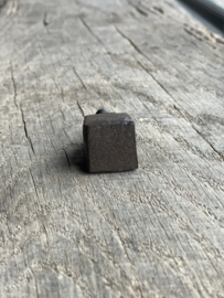 Bruin metalen knopje deurknopje deurknop vierkant stoer landelijk industrieel