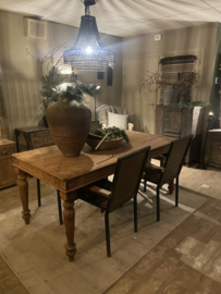 Stoere originele oude stoelen hout metaal landelijk stoer industrieel eetkamerstoelen vintage urban