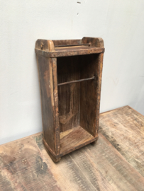 Oude houten mal baksteenmal omgebouwd tot toiletrolhouder wcrolhouder industrieel vintage landelijk doorleefd hout houten toiletpapierhouder landelijk stoer hout houten