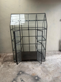 Metalen kas kasje tuinkas tuinkast kast vitrine vitrinekast glaskast met glas H187 X B130 XD70 cm