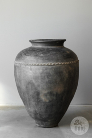 Prachtige grote unieke stenen kruik grijs vaas pot landelijk stoer 70 x 55 cm tribal