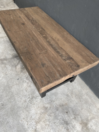 Stoere oud vergrijsd houten salontafel teakhouten teakhout houten blad 120 x 60 cm bassano ijzeren onderstel landelijk stoer industrieel