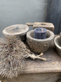 Oude vergrijsd houten vijzel Vijzelpot kandelaar schaal schaaltje bak kom landelijk stoer sober