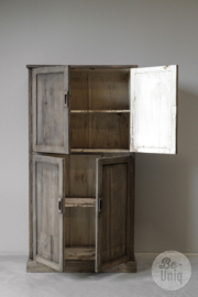 Oude vergrijsd houten kast 4 deurs landelijk uniek stoer gezandstraald 148 x 79 x 43 cm rustiek verweerd
