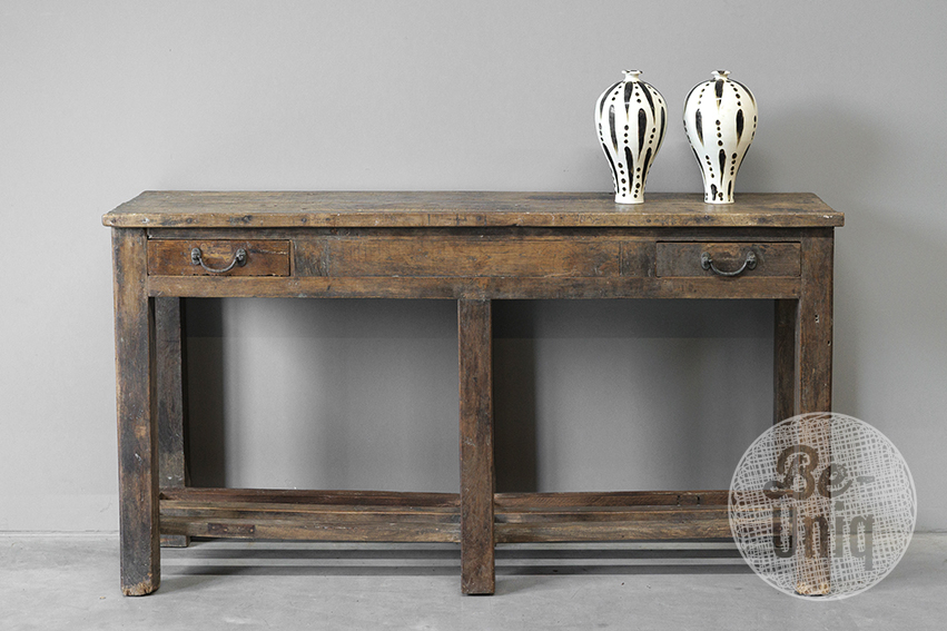 Oud doorleefd houten sidetable wandtafel halkastje landelijk stoer vintage industrieel ladekast ladekastje