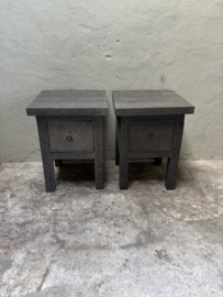 Oud vergrijsd houten kastje nachtkastje nachtkastjes hout ladekastje ladekastjes kastjes tafel tafeltje halkastje landelijk bijzettafel bijzettafeltje