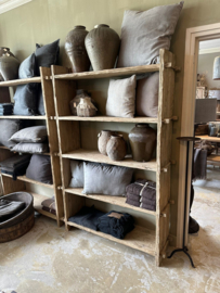 Grote oude houten kast schap rek Roomdivider kamerscherm landelijk stoer Scandinavisch boho Ibiza boekenrek boekenkast