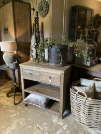 Stoere oud houten Sidetable ladekast sideboard landelijk met onderplanken sober