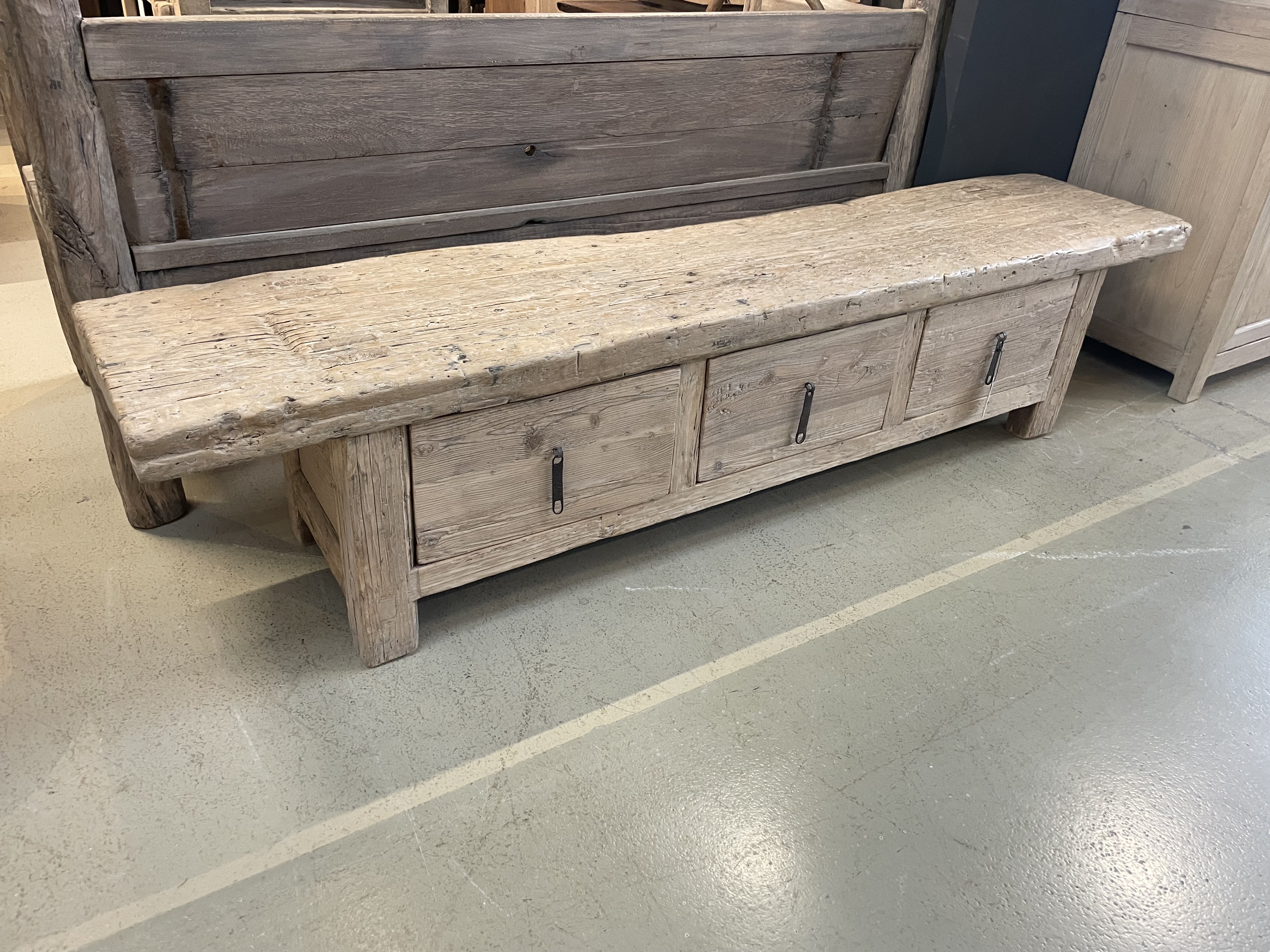 Prachtig groot robuuste Sidetable televisie meubel wandmeubel ladekast met robuust dik blad landelijk sober