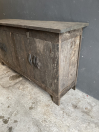 Stoere oud houten truckwood oud vergrijsd hout kast 200x100 cm aura Peeperkorn dressoir sidetable sideboard tvmeubel televisie kast houten oud hout commode landelijk stoer robuust 4 deurs