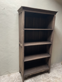 Hele stoere grote oude vergrijsd doorleefd houten kast legplanken boekenkast keuken servieskast keukenkast  sober landelijk stoer groot hout vergrijsd boekenkast keukenkast winkelkast uniek 188 x 95 x 46 cm