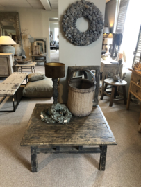 Oud vergrijsd houten salontafel zwart bijzettafel mooie nerf vierkant 95 x 92 x H46 cm hout landelijk industrieel robuust oud hout vintage sidetable hoektafel